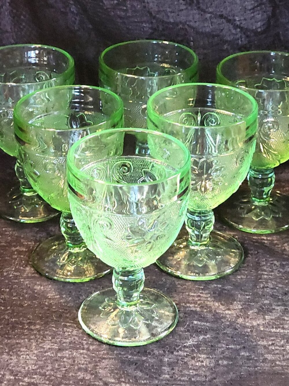 6 Vintage 70's Indiana Tiara Water Goblets Chantilly Green Sandwich Glass 8 Oz